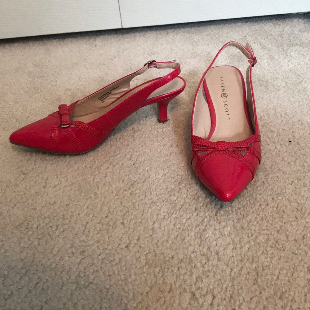 Red leather heeled dress shoes. Karen Scott.